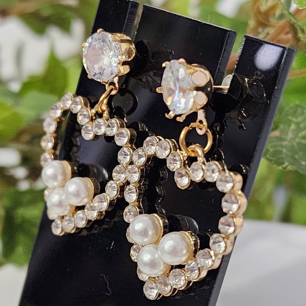 Gold Heart Drop Earrings with Clear Crystals and Faux Pearls New - Picture 5 of 7